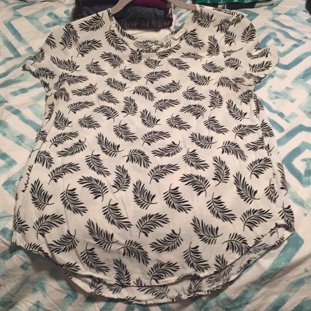 Leaf print top